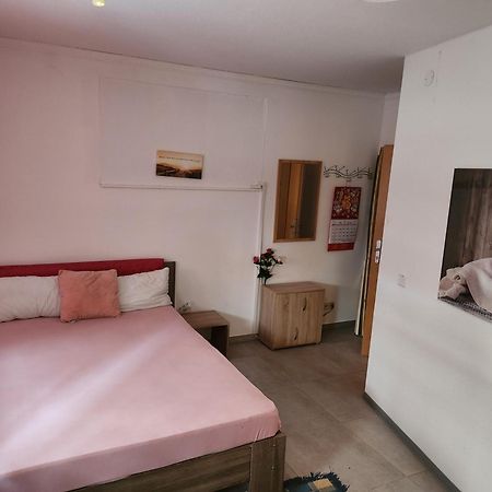Ferienwhg Halle Relax-Oase: Spacious Apartment with Flexible Sleeping Arrangements Exterior photo