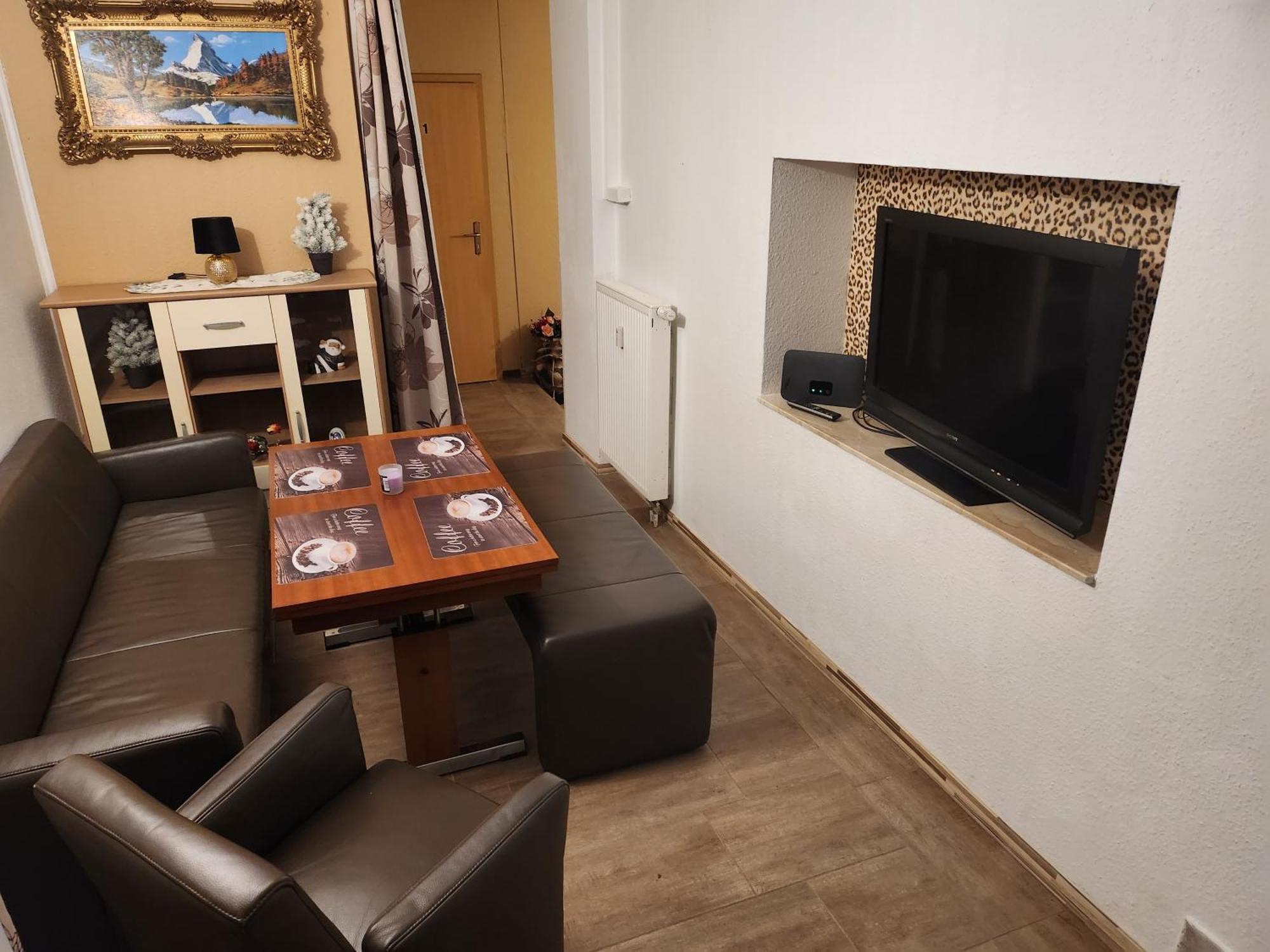 Ferienwhg Halle Relax-Oase: Spacious Apartment with Flexible Sleeping Arrangements Exterior photo